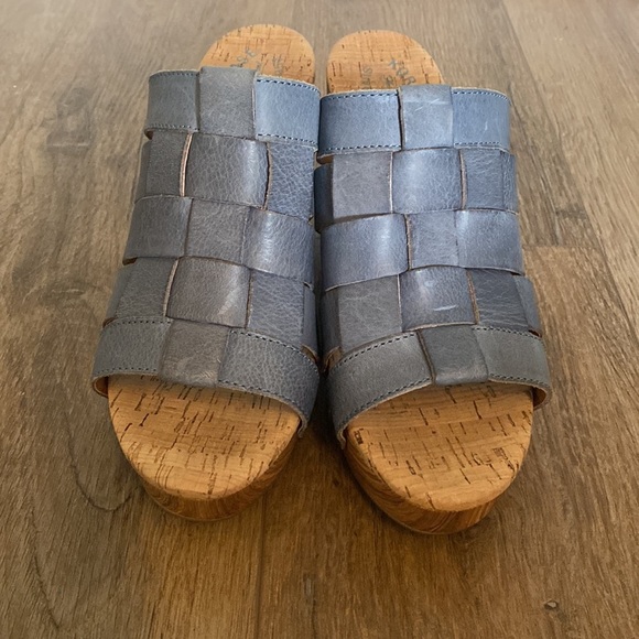 Kork-Ease Women's Devan woven leather platform beach sandal blue/teal size 9 - Picture 2 of 7